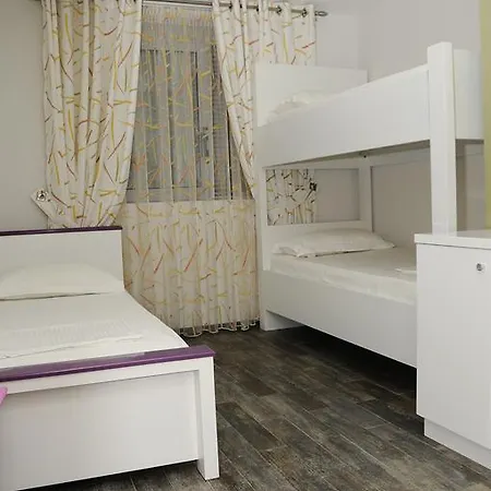 Tirana 4*