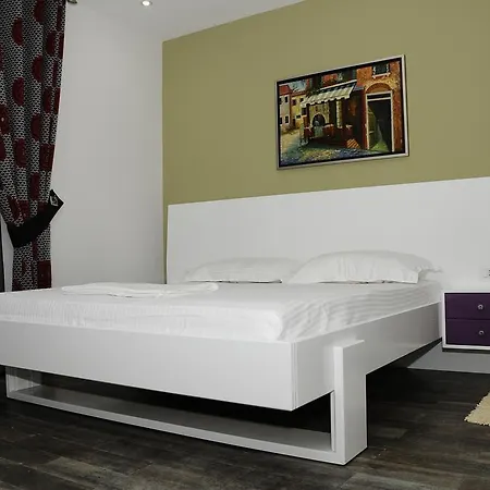 Hotel Tirana