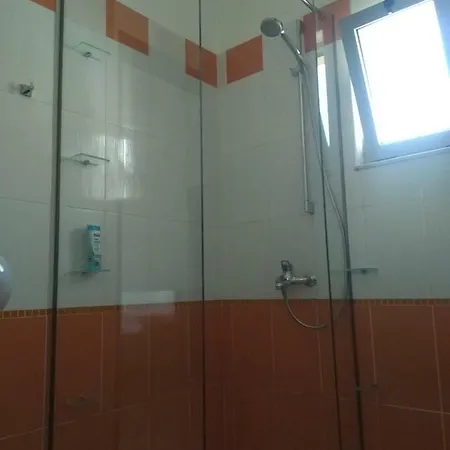 호텔 Tirana 사밀